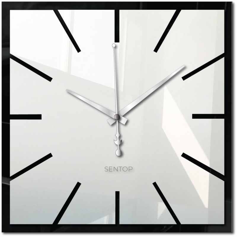 Luxurious mirror wall clock in a modern style