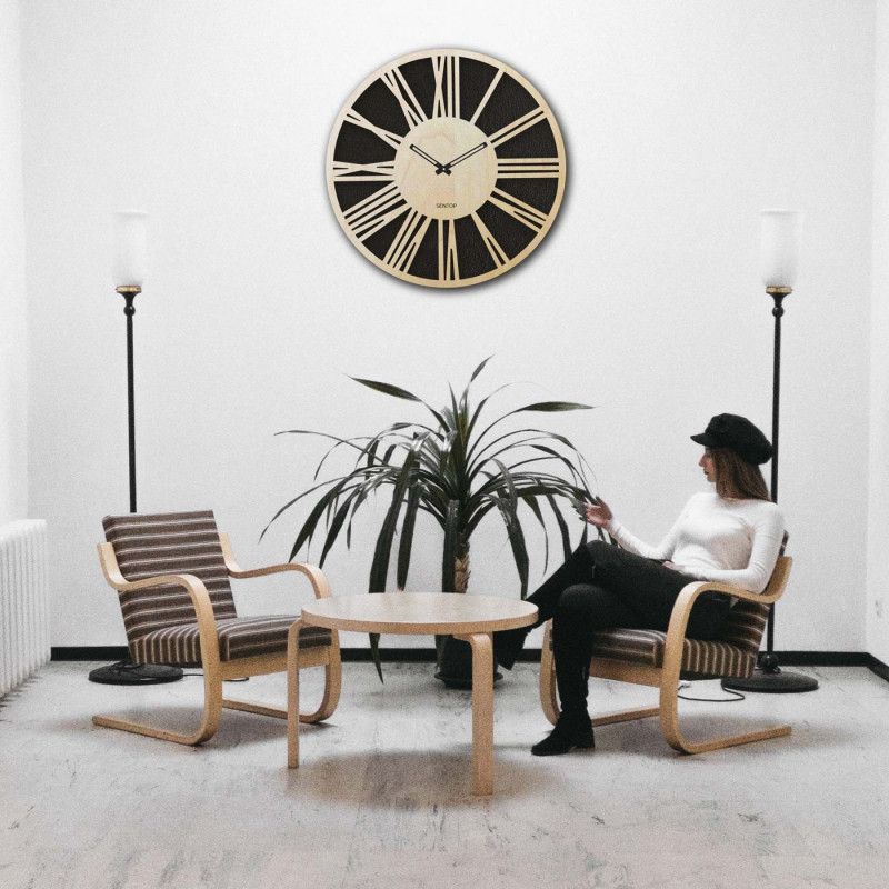 Wooden wall clock with Roman numerals - SONTA