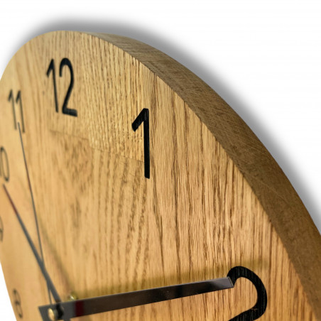 Elegant clock made of high-quality oak wood Elegant clock made of high-quality oak wood