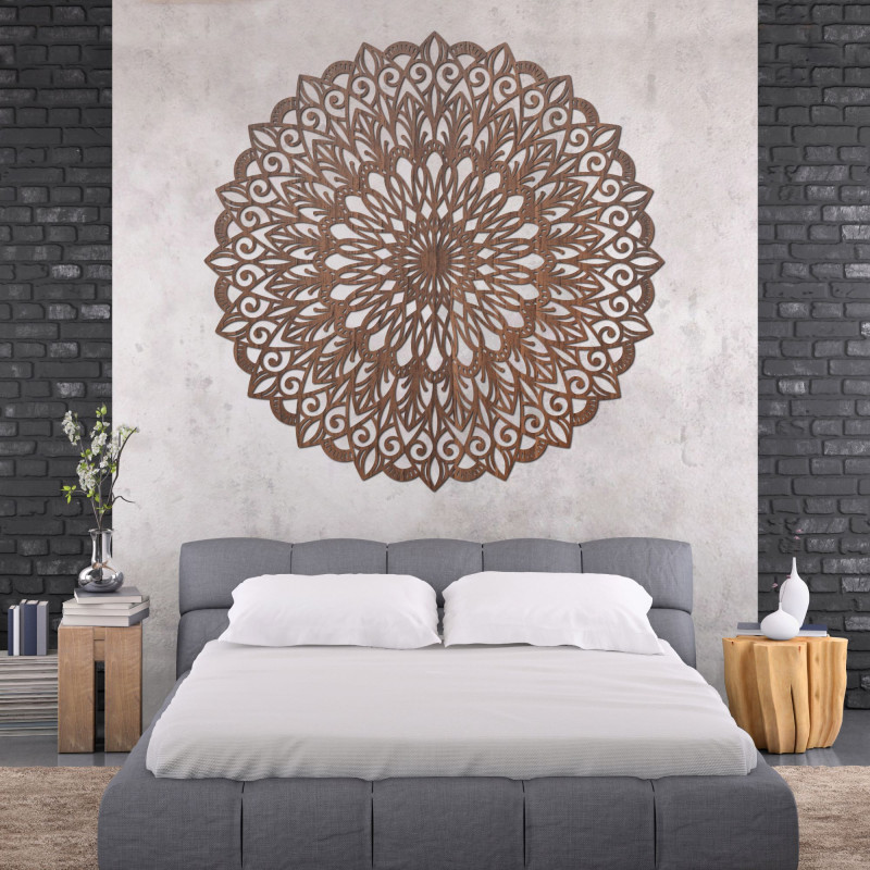 Wooden mandala on the wall - the perfect picture for harmony in space