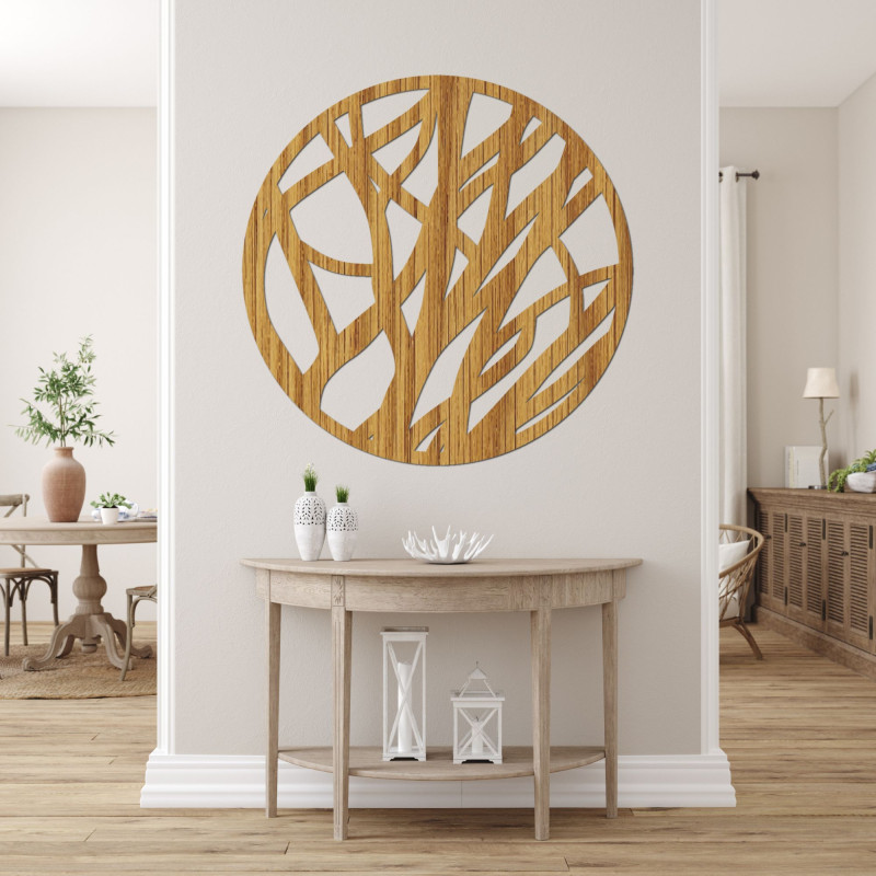 Simple and sophisticated wooden decoration with an original pattern.