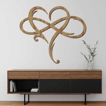 Wooden wall painting with a heart motif
