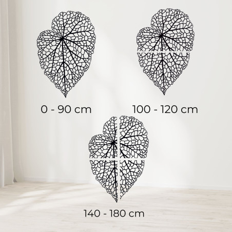 Stylish wooden decoration with a natural leaf motif