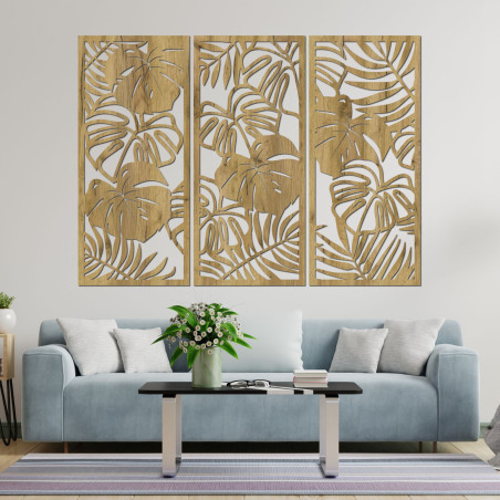Elegant wall decoration with monstera leaf motif
