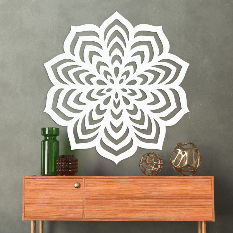 Modern wall decoration with focused, harmonious patterns.