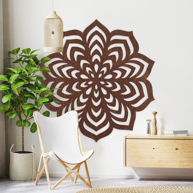 Modern wall decoration with focused, harmonious patterns.