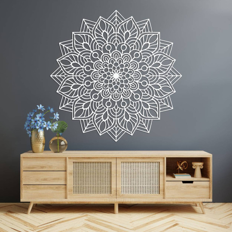 Decoration inspired by natural and geometric shapes in a harmonious composition.