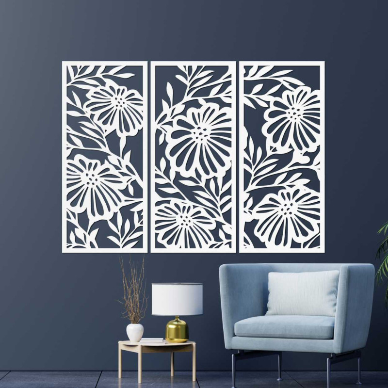Elegant wall decoration with a motif of flowers and leaves in a delicate design.