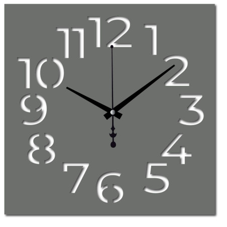 Plexiglass clock – lightweight design with clean lines and precise manufacturing Plexiglass clock – lightweight design with clean lines and precise manufacturing
