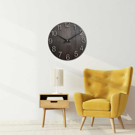 Elegant wall clock with a wooden frame and precise clockwork.