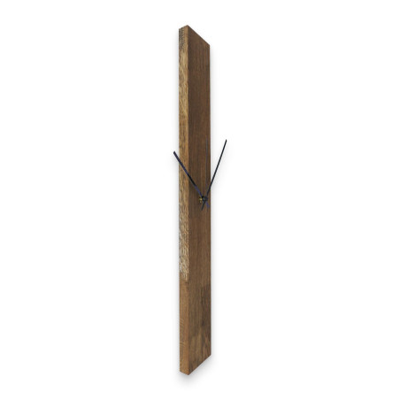 Elegant TERA clock - black wood, accurate time and stylish design.
