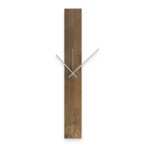 Wall clock in matte black with large numbers.