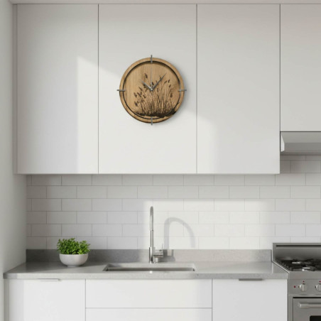 Round wooden clock with natural pattern