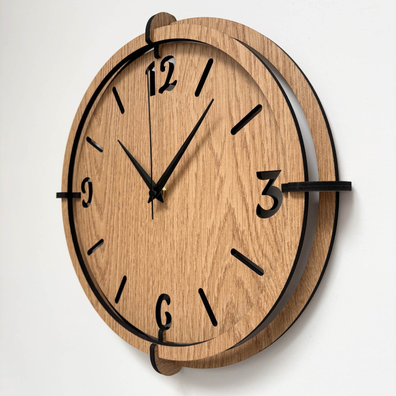 Modern 3D Oak clock - quiet operation, industrial style and timeless elegance