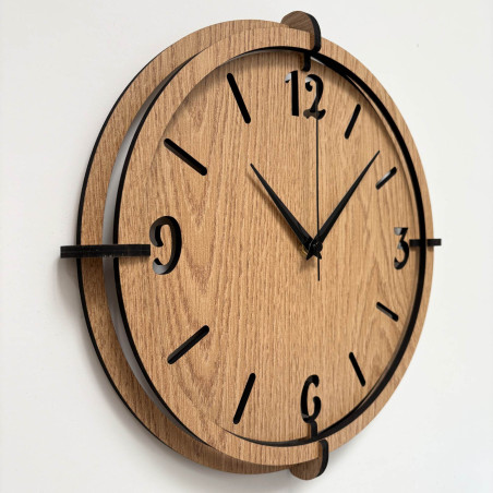 Modern 3D Oak clock - quiet operation, industrial style and timeless elegance