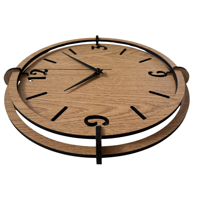 Wooden 3D clock Oak - distinctive black numbers and quiet quartz mechanism