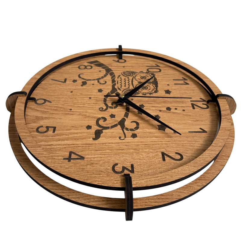 Decorative clock with an owl - a unique design for the living room