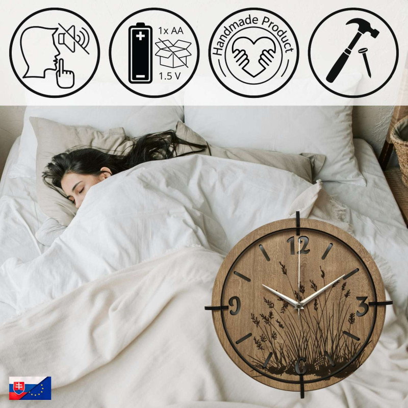 Wooden clock with a delicate meadow grass motif and elegant numbers - ideal for the living room.