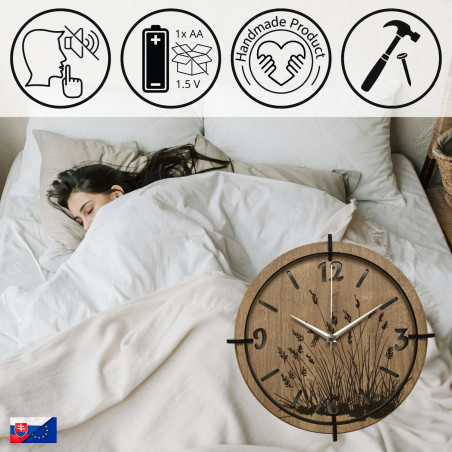 Wooden clock with a delicate meadow grass motif and elegant numbers - ideal for the living room.