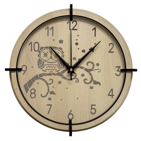 Maple owl clock for children - quiet, playful and ideal for a child's room.