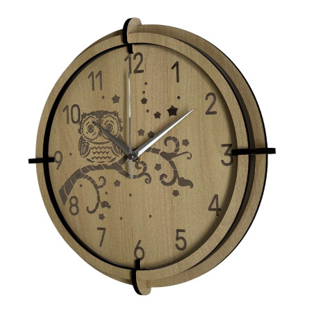 Maple owl clock for children - quiet, playful and ideal for a child's room.
