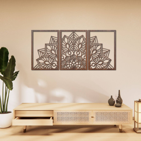Liven up your walls with a three-piece mandala and a clock made of HDF. Elegance in every detail.