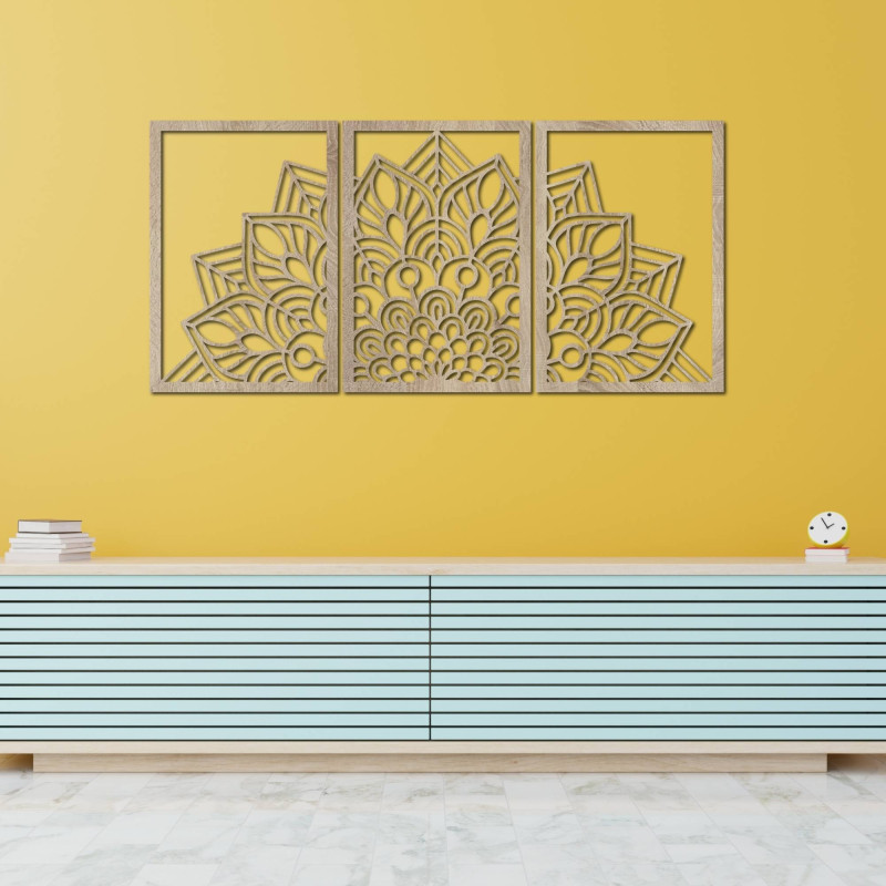 Liven up your walls with a three-piece mandala and a clock made of HDF. Elegance in every detail.