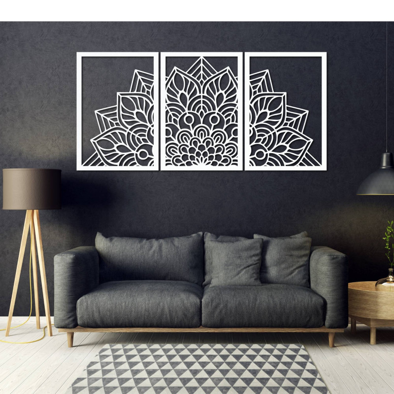 Liven up your walls with a three-piece mandala and a clock made of HDF. Elegance in every detail.