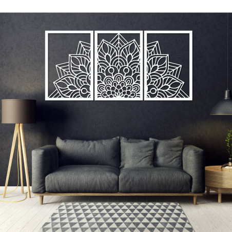 Liven up your walls with a three-piece mandala and a clock made of HDF. Elegance in every detail.