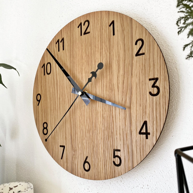 Modern wall clocks made of real oak wood bring a combination of craftsmanship, silence, and timeless aesthetics.
