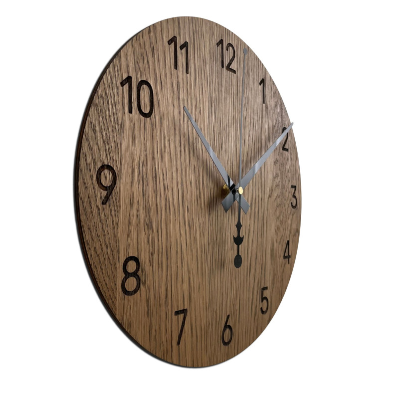 Modern wall clocks made of real oak wood bring a combination of craftsmanship, silence, and timeless aesthetics.
