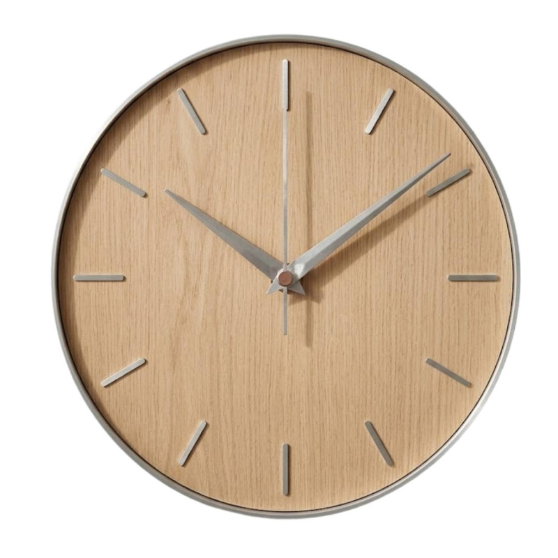 Silver pointed clock hands made of lightweight aluminum for a precise and clean look of the dial.