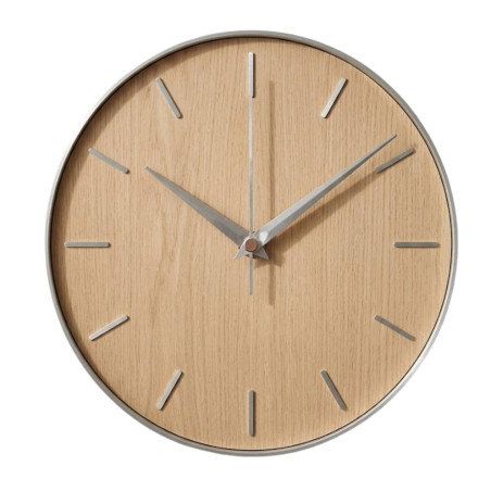 Silver pointed clock hands made of lightweight aluminum for a precise and clean look of the dial.