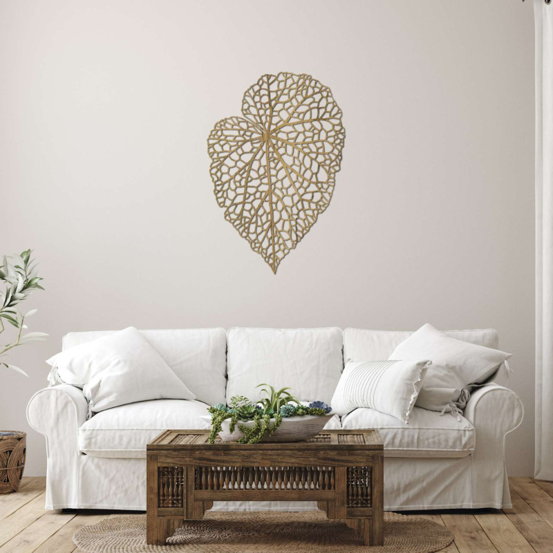 Modern wood painting with a delicate leaf structure