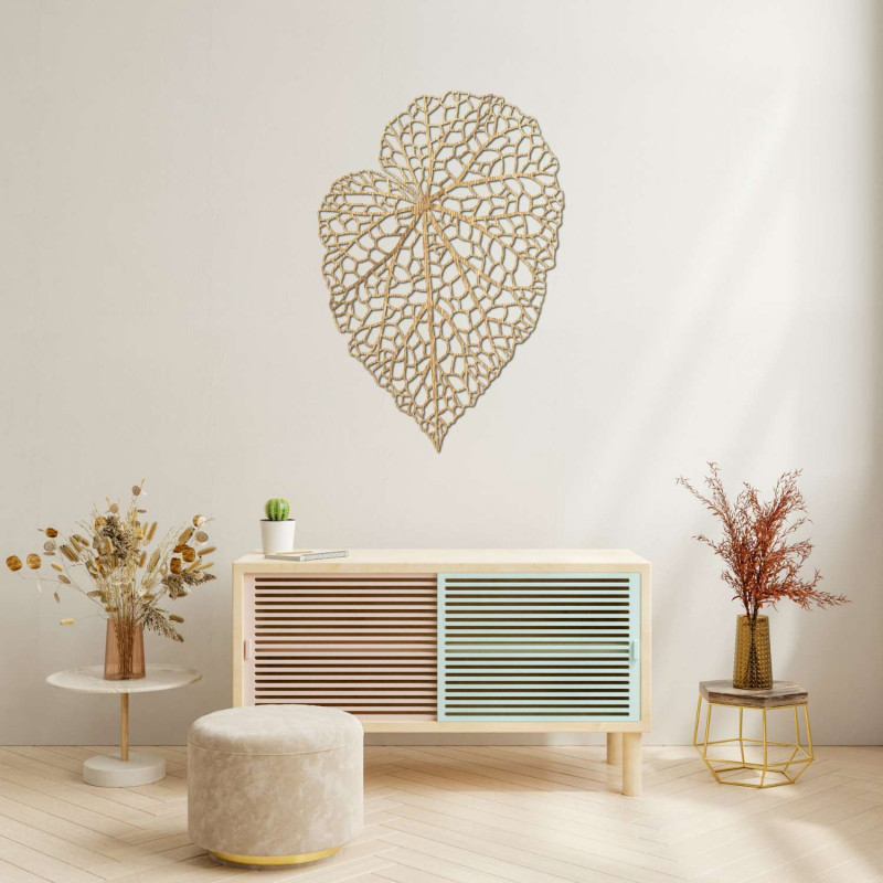 Elegant wooden wall decoration with a leaf motif and natural design