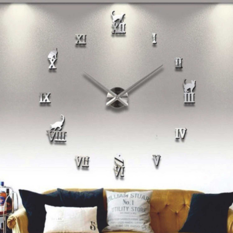 Adhesive Roman clock with cat decoration in silver and gold.