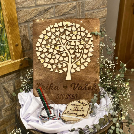 Wooden guest tree with hearts for wedding dedications and signatures