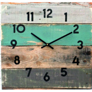 Wooden cottage clock DEDKO D40101 i green