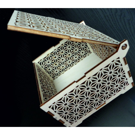 Wood and plastic decorations, Christmas decorations, wooden vintage accessories Wood and plastic decorations, Christmas decorations, wooden vintage accessories