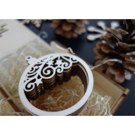 Ornament dimensions, Christmas ornaments, wooden accessories, wood and plastic ornaments