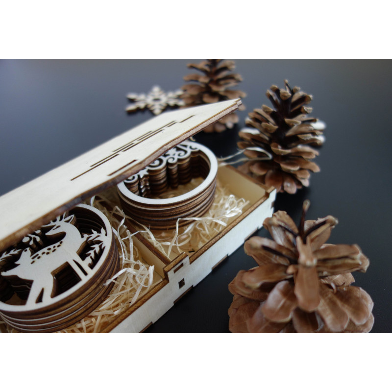 Ornament dimensions, Christmas ornaments, wooden accessories, wood and plastic ornaments