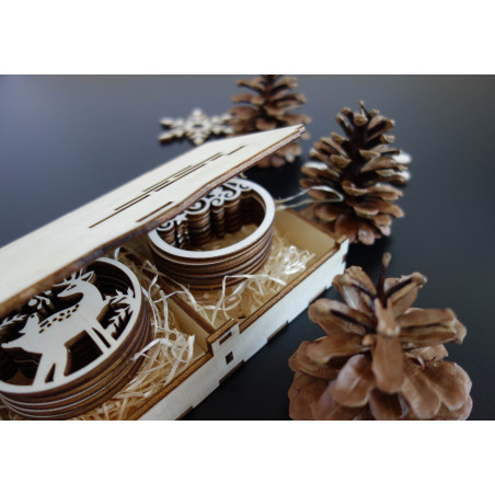 Ornament dimensions, Christmas ornaments, wooden accessories, wood and plastic ornaments