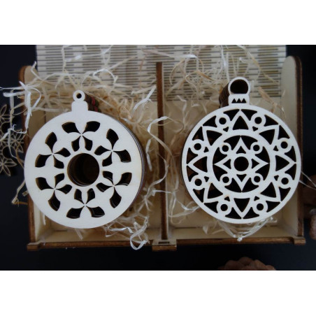 Ornament dimensions, Christmas ornaments, wooden accessories, wood and plastic ornaments