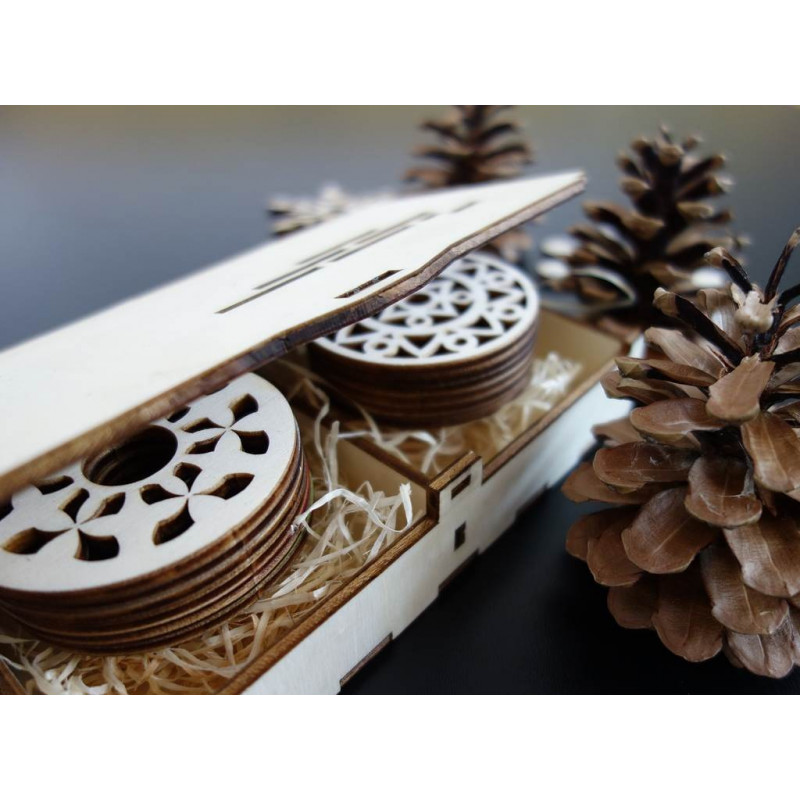 Ornament dimensions, Christmas ornaments, wooden accessories, wood and plastic ornaments