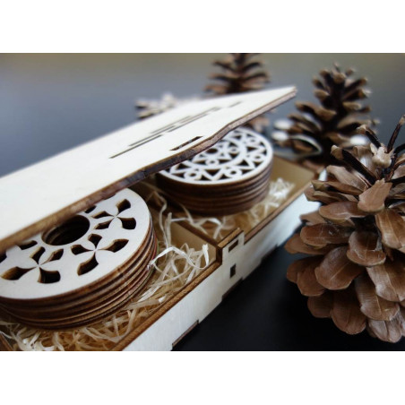 Ornament dimensions, Christmas ornaments, wooden accessories, wood and plastic ornaments