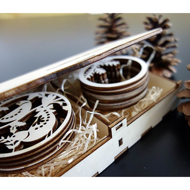 Dimensions of ornaments, Christmas decorations, wood accessories, wood or plastic decorations