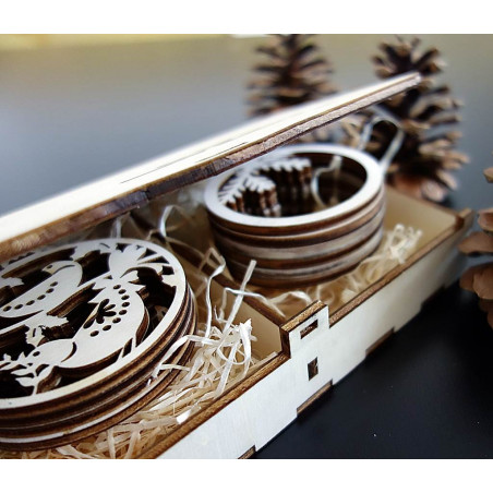 Dimensions of ornaments, Christmas decorations, wood accessories, wood or plastic decorations