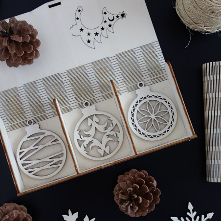 Collection of Christmas decorations, 1 set-18 pieces