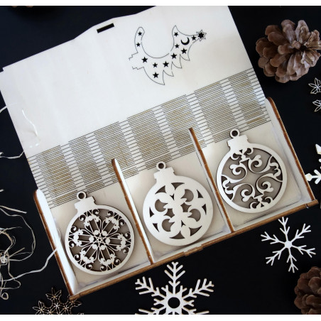 Christmas decorations made of wood, set contains 18 pieces